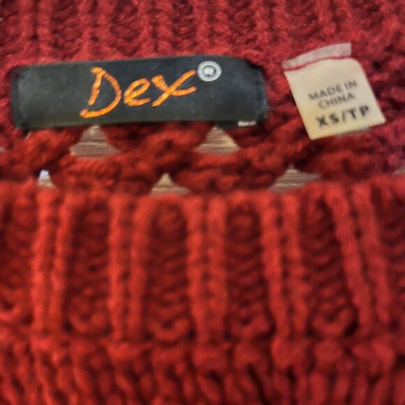 Sweater. Dex brand (sold at Bay Canada). Red colour and like new. Size XS/ TP - Picture 2 of 3